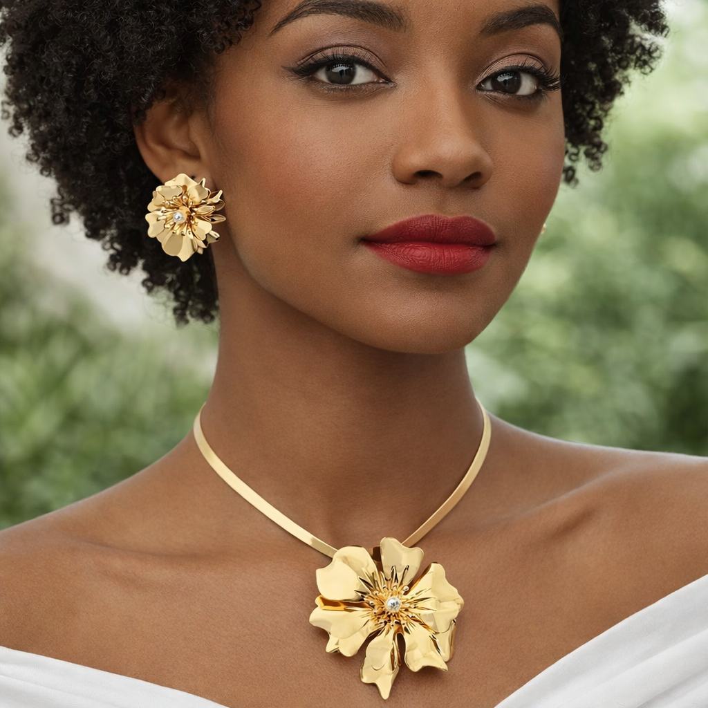 Elegant Golden Necklace Set